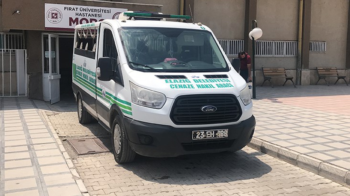 Elazığ\'da balkondan düşen genç kız hayatını kaybetti