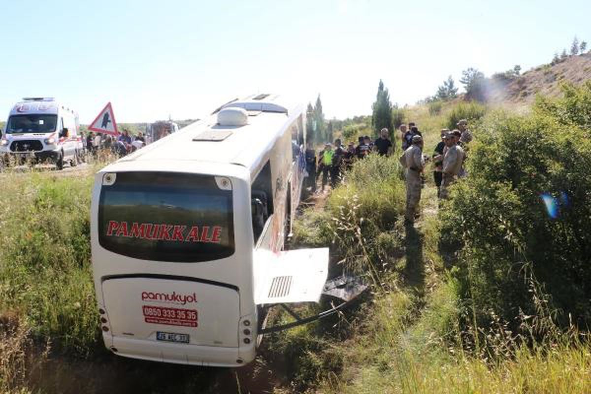 Eskişehir\'de otobüs kazası: Yaralı sayısı 41\'e yükseldi