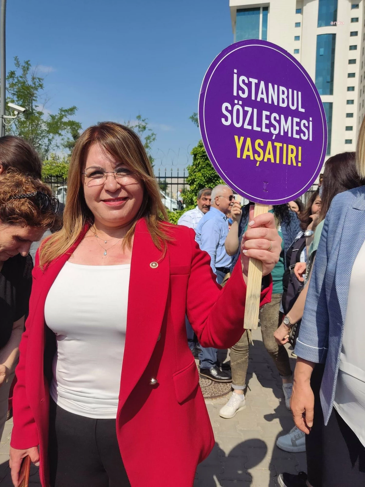 TBMM Başkanvekili Gülizar Biçer Karaca: İstanbul Sözleşmesi\'ne Dönülmeli ve Kanun Eksiksiz Uygulanmalı