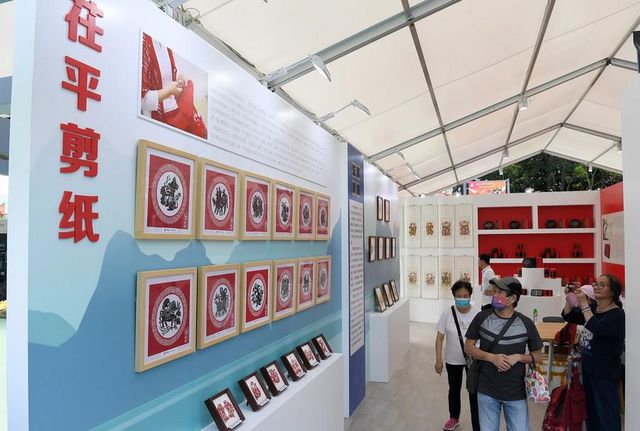 Hong Kong'un Çin'e Geri Dönüşünün 26. Yıldönümü Kutlanıyor