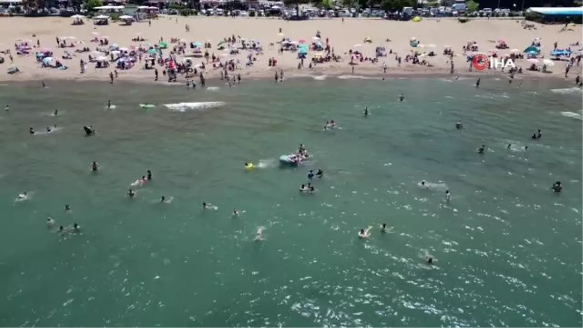 İnkumu tatilci akınına uğradı, araç girişleri kapatıldı
