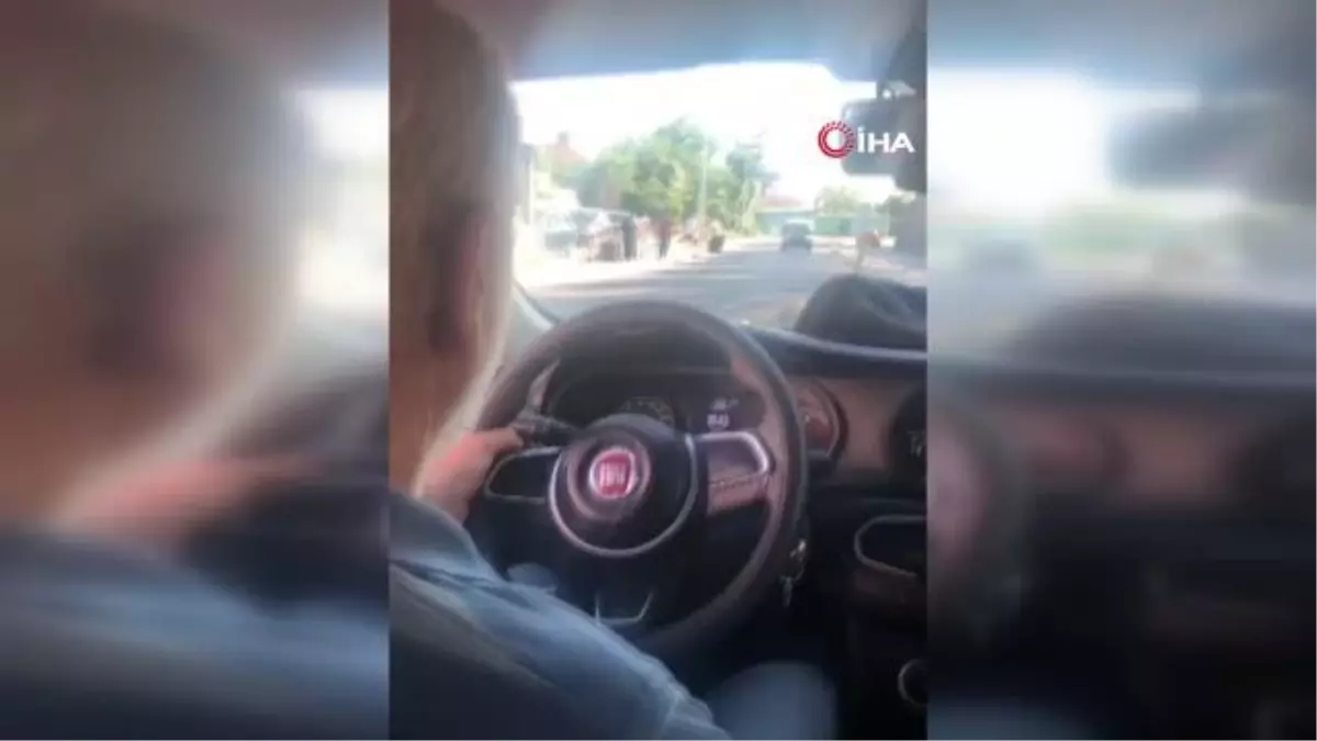 Küçükçekmece\'de taksici ile müşterisi arasındaki adres tartışması kamerada