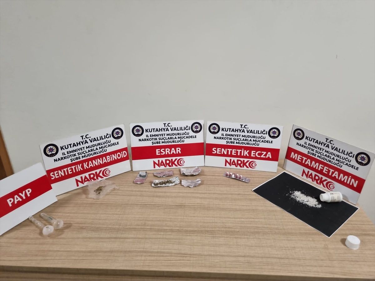 Kütahya\'da Uyuşturucu Operasyonunda 3 Zanlı Gözaltına Alındı
