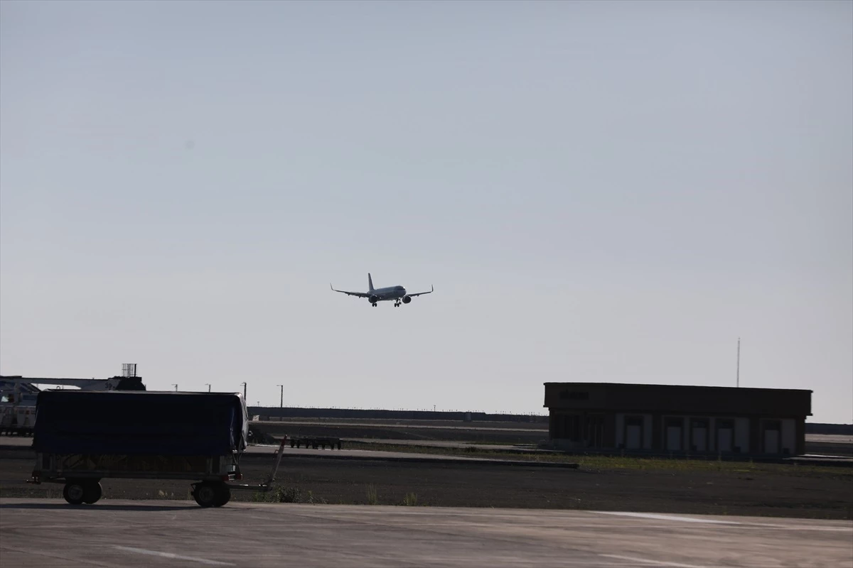 Rize-Artvin Havalimanı\'na İlk Uluslararası Tarifeli Uçuş Gerçekleştirildi