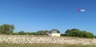 Sultan Sazlığında 'Allah dostu' Nebi dede ziyaretçilerini ağırlıyor