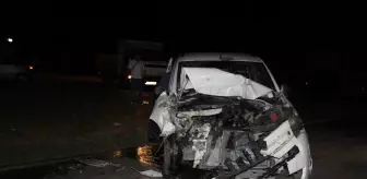 Taraklı'da Hafif Ticari Araç Traktöre Çarptı: 1 Yaralı
