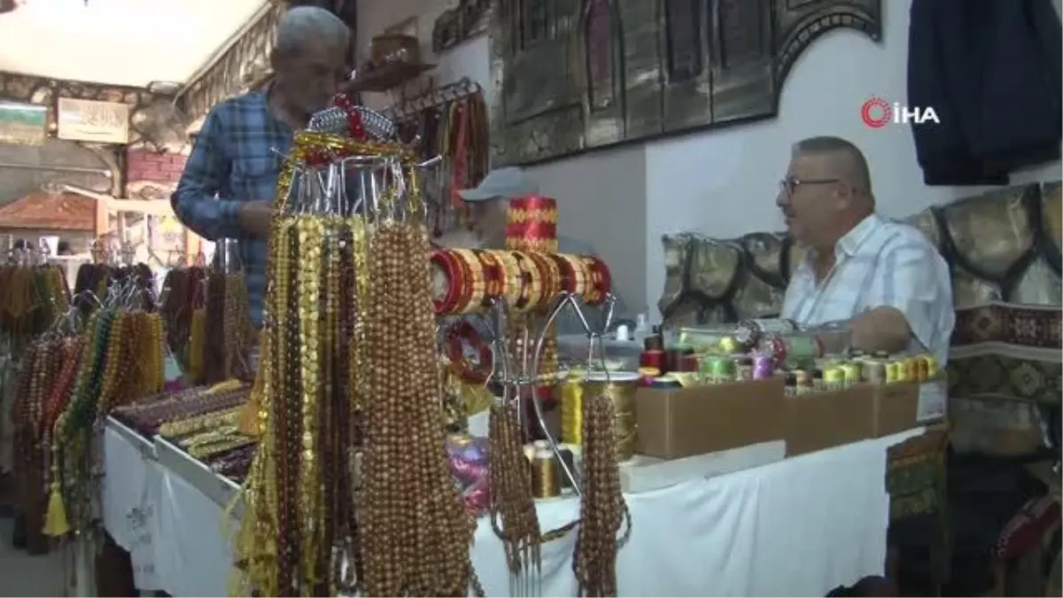 Tespihçiler Kahvesinde hem sohbet hem de ticaret var