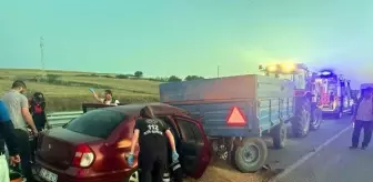Edirne Havsa'da Traktöre Arkadan Çarpan Otomobildeki İki Kişi Hayatını Kaybetti