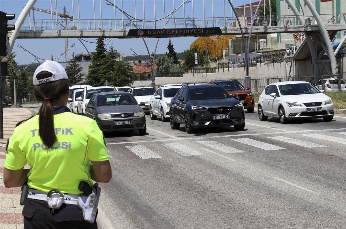 Uşak\'ta dron ile trafik denetimi yapıldı