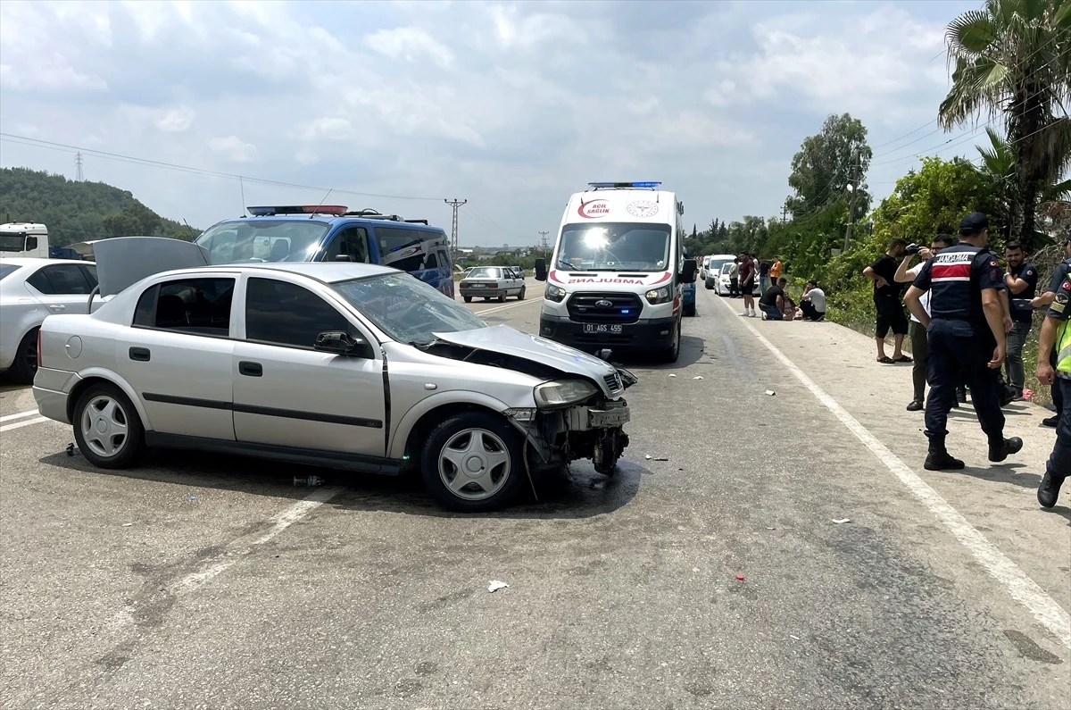 Adana\'da kaza anı kameraya yansıdı: 1 ölü, 4 yaralı