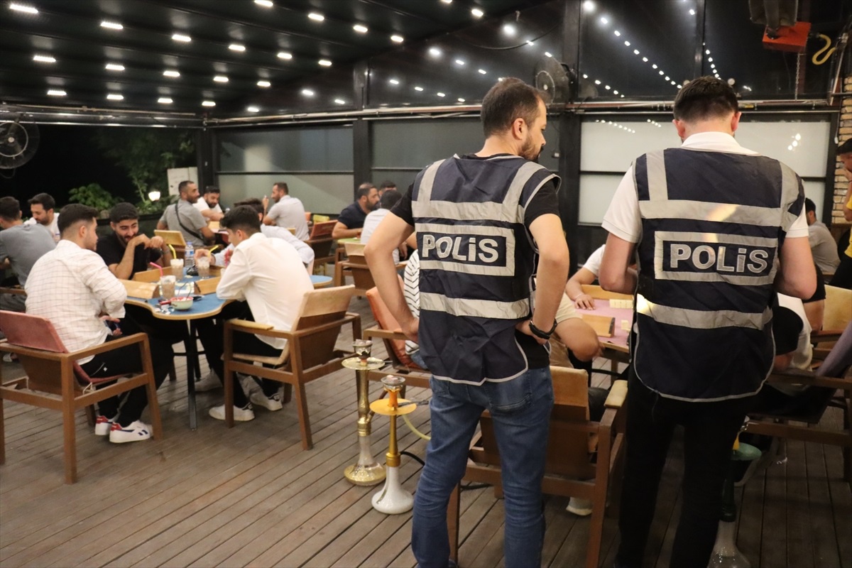 Adıyaman\'da polis ekipleri tarafından huzur ve güven uygulaması gerçekleştirildi