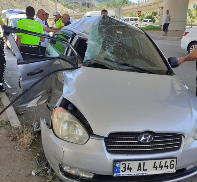 Amasya'da Minibüs ve Otomobil Çarpıştı: 1 Bebek, 2 Çocuk, 21 Kişi Yaralandı