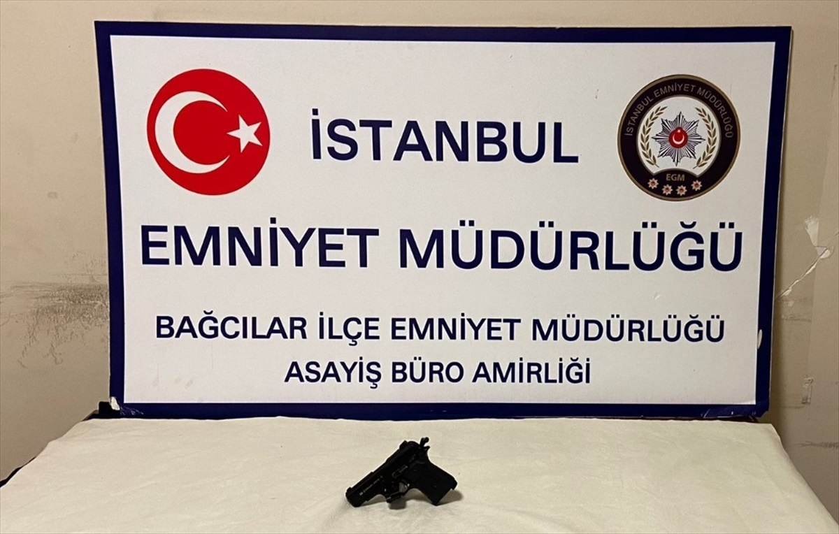 Bağcılar\'da Motosikletle Seyir Halinde Silahla Ateş Açan Kişi Gözaltına Alındı