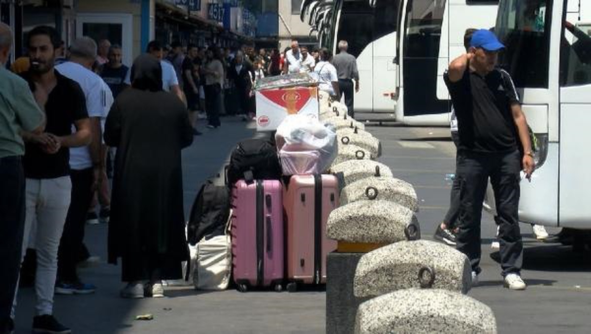 Bayrampaşa\'da Kurban Bayramı dönüşü yoğunluk sürüyor