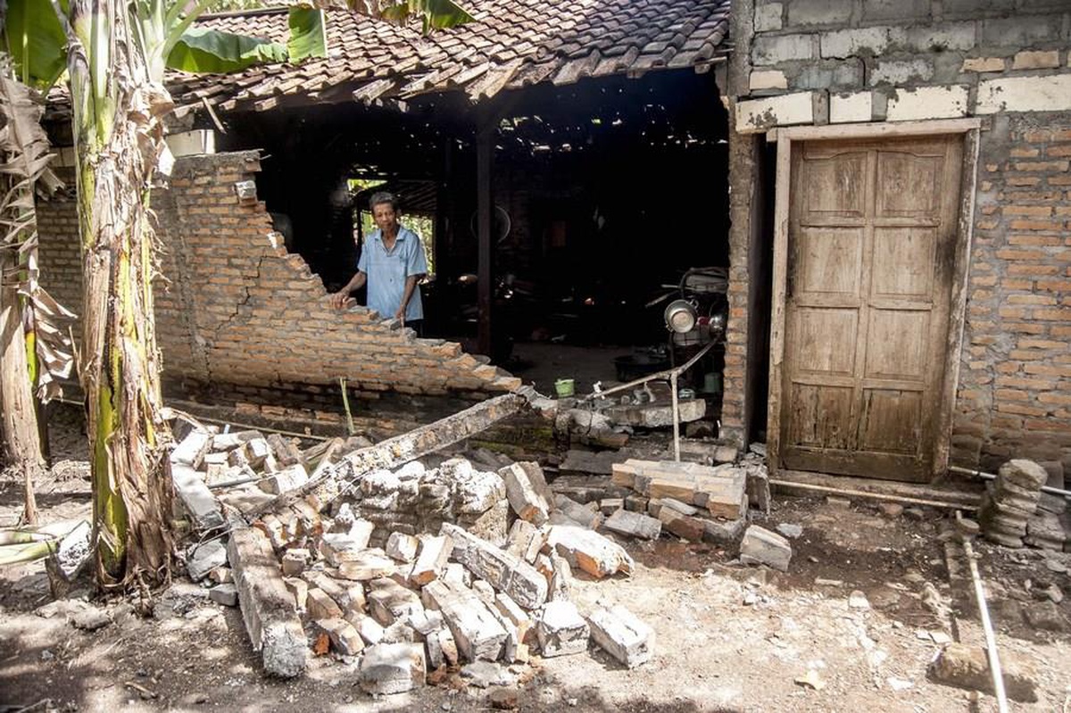 Endonezya\'nın Yogyakarta Kentinde 6 Büyüklüğünde Deprem