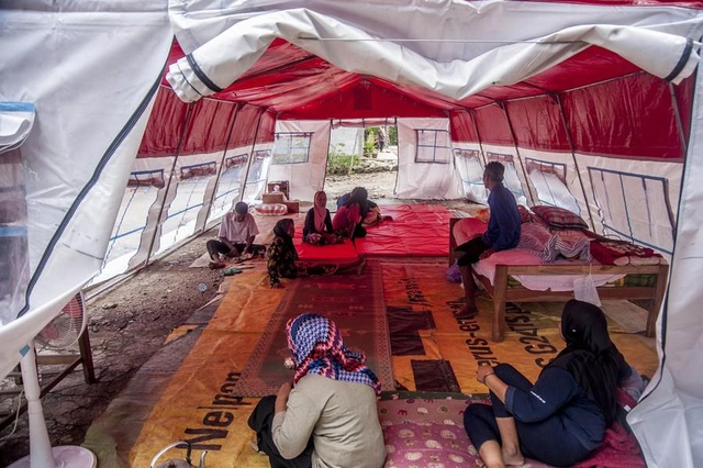 Endonezya'nın Yogyakarta Kentinden Deprem Sonrası Görüntüler Endonezya'nın Yogyakarta Kentinden Deprem Sonrası Görüntüler