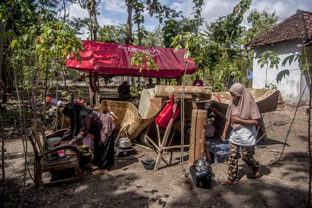 Endonezya'nın Yogyakarta Kentinden Deprem Sonrası Görüntüler Endonezya'nın Yogyakarta Kentinden Deprem Sonrası Görüntüler