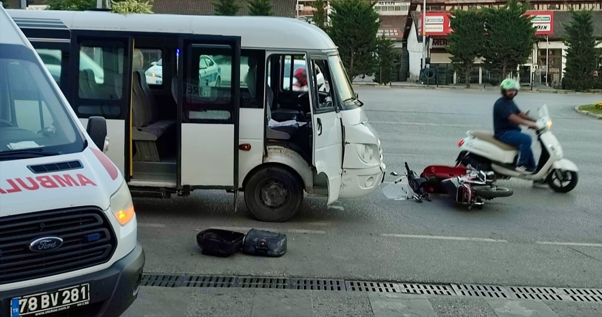 Safranbolu\'da Minibüs Kazası: 9 Yaralı
