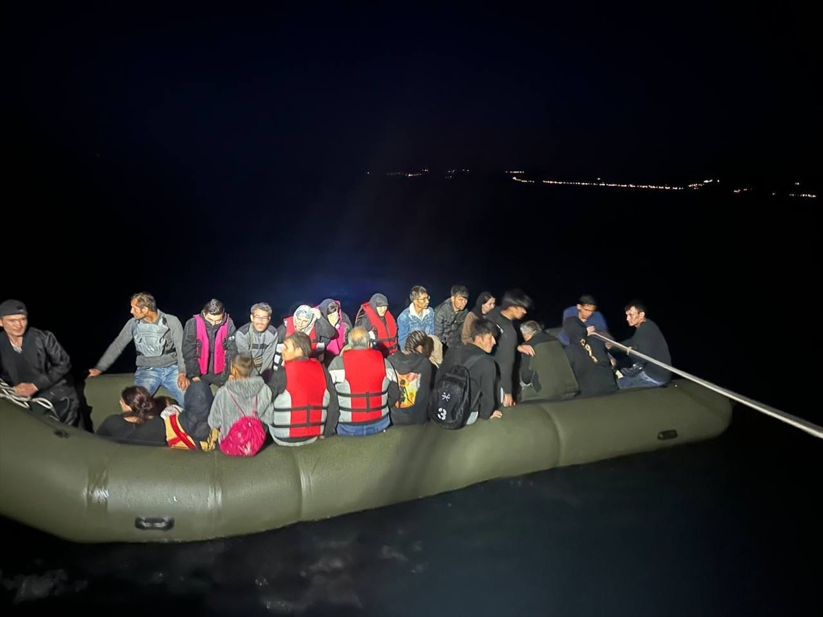 Yunanistan unsurları tarafından Türk kara sularına itilen 84 düzensiz göçmen kurtarıldı
