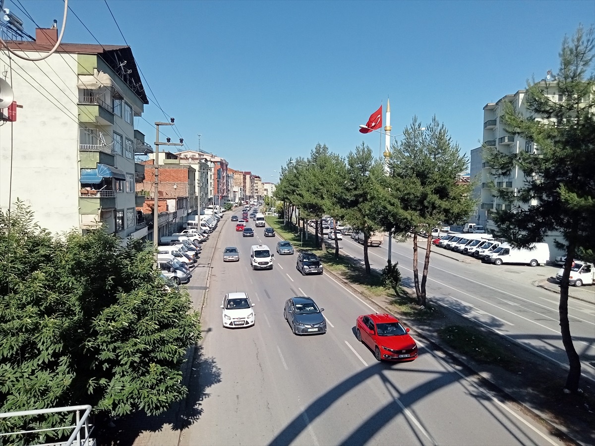 Samsun\'da bayram tatili dönüşü trafik yoğunluğu yaşanıyor