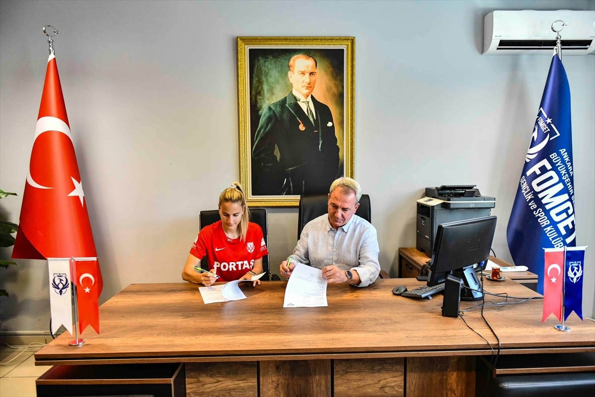 ABB FOMGET, Sladjana Bulatovic\'i kadrosuna kattı