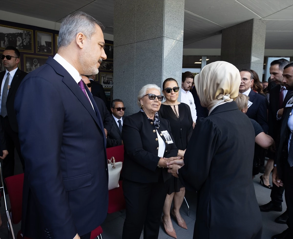 Türkiye\'nin Lizbon Büyükelçisi Murat Karagöz\'ün Vefatı Nedeniyle Tören Düzenlendi