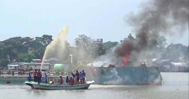 Bangladeş'te petrol tankerinde patlama: 11 ölü Bangladeş'te petrol tankerinde patlama: 11 ölü