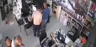 Yapı market çalışanı, boğazına ekmek takılan müşteriyi kurtardı