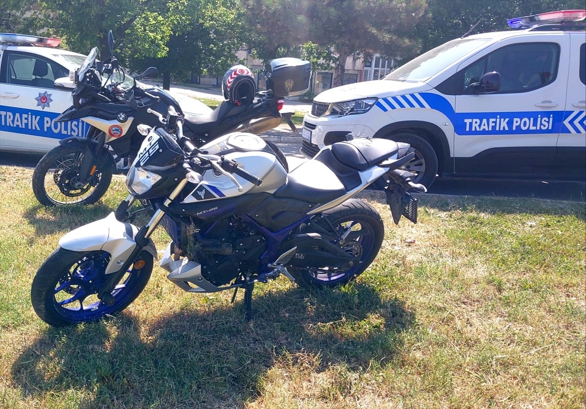 Bursa\'da Polis Kovalamacası Sonucu Motosiklet Sürücüsü Gözaltına Alındı