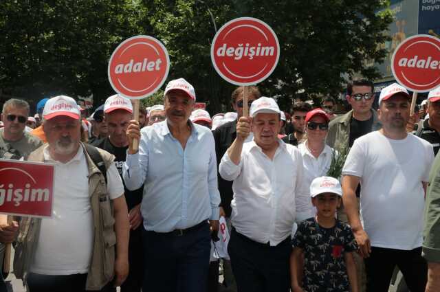 CHP'li Öztrak: Tanju Bey, yürümekle vakit harcayacağına Bolu'nun sorunlarını çözsün CHP'li Öztrak: Tanju Bey, yürümekle vakit harcayacağına Bolu'nun sorunlarını çözsün