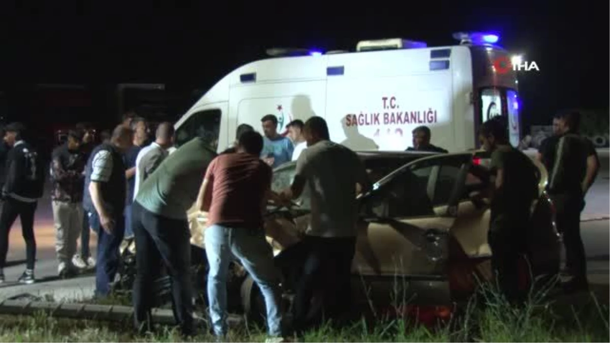 Edirne\'de Bulgar ve Türk ailenin olduğu otomobiller çarpıştı: 2\'si çocuk 6 yaralı