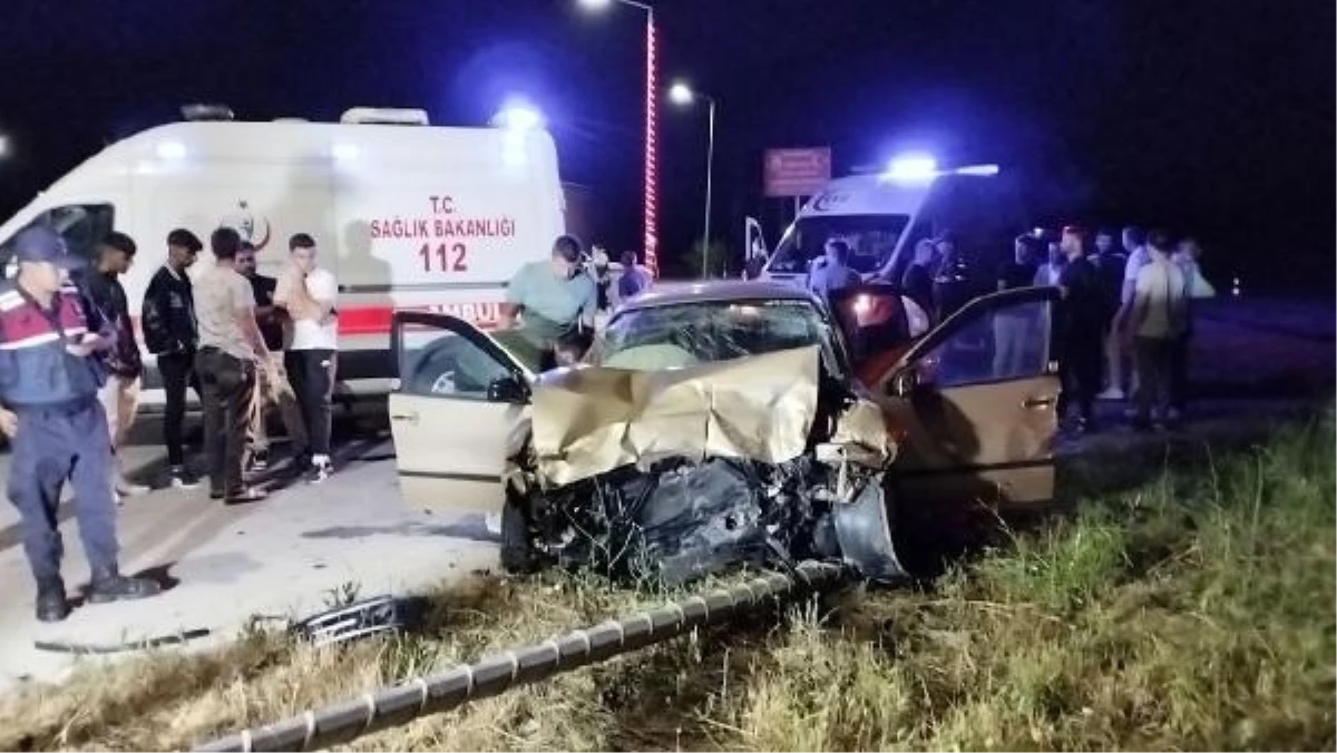 Edirne\'de düğün dönüşü kaza: 2\'si çocuk 6 kişi yaralandı
