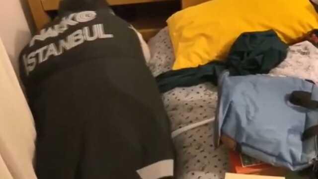 İnterpol tarafından aranan uyuşturucu baronunun sağ kolu 'Kara Mamba' Türkiye'de yakalandı İnterpol tarafından aranan uyuşturucu baronunun sağ kolu 'Kara Mamba' Türkiye'de yakalandı