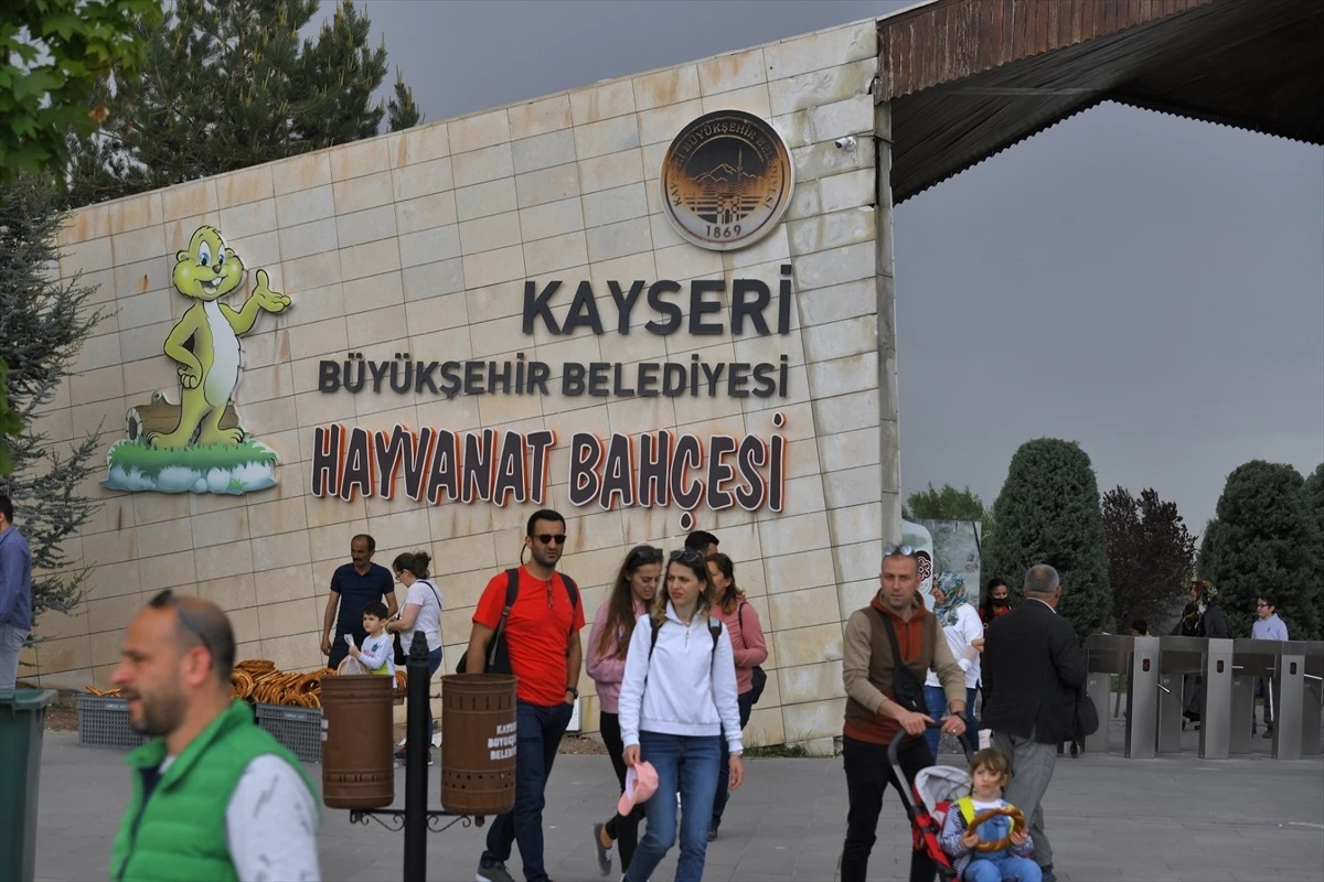 Kayseri Büyükşehir Belediyesi Hayvanat Bahçesi\'ni Kurban Bayramı\'nda 65 Bin Kişi Ziyaret Etti