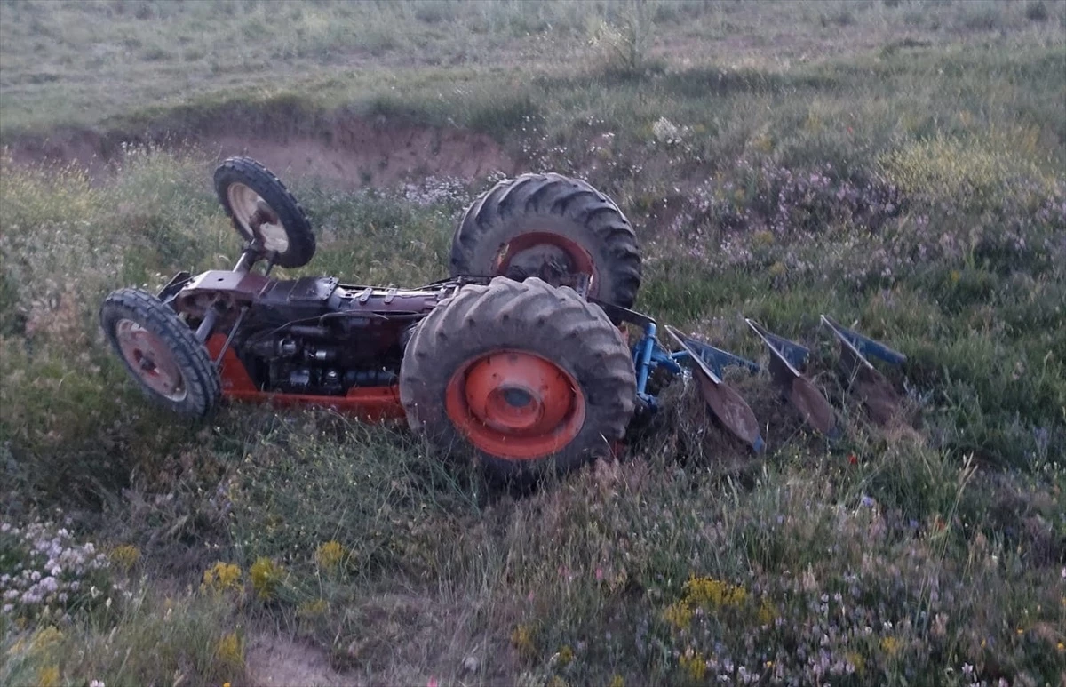 Kütahya\'da traktör kazası: Sürücü hayatını kaybetti