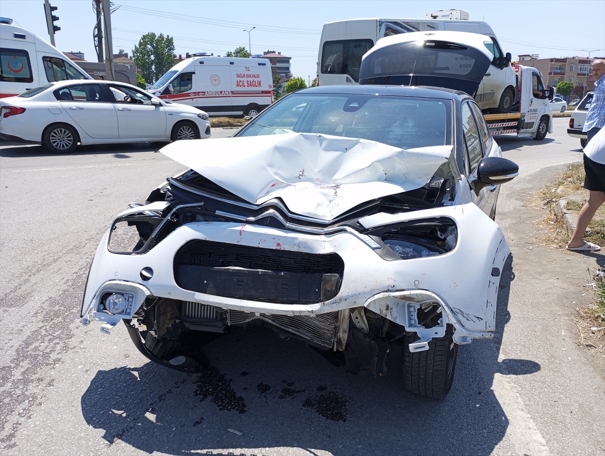 Samsun\'da Zincirleme Trafik Kazası: 8 Yaralı