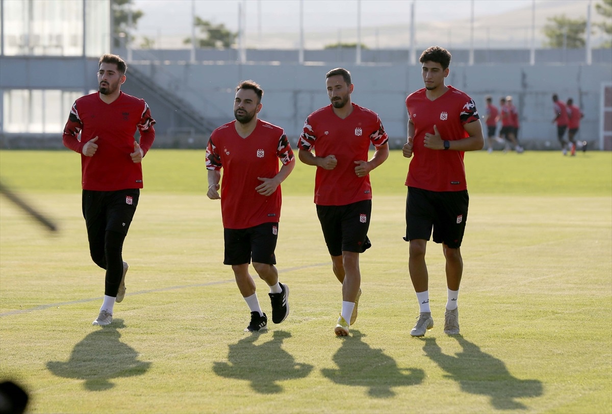 Demir Grup Sivasspor Yeni Sezon Hazırlıklarına Başladı