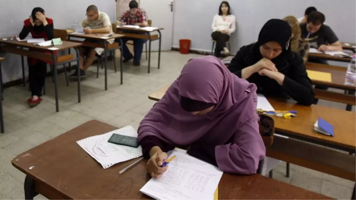 Zamanlama epey anlamlı! Cezayir\'deki üniversitelerde eğitim dili Fransızca yerine İngilizce oluyor