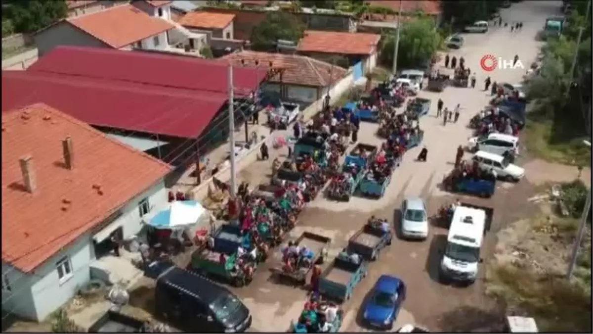 Sünnet çocuğu patpat ile gezip erkekliğe ilk adımını attı