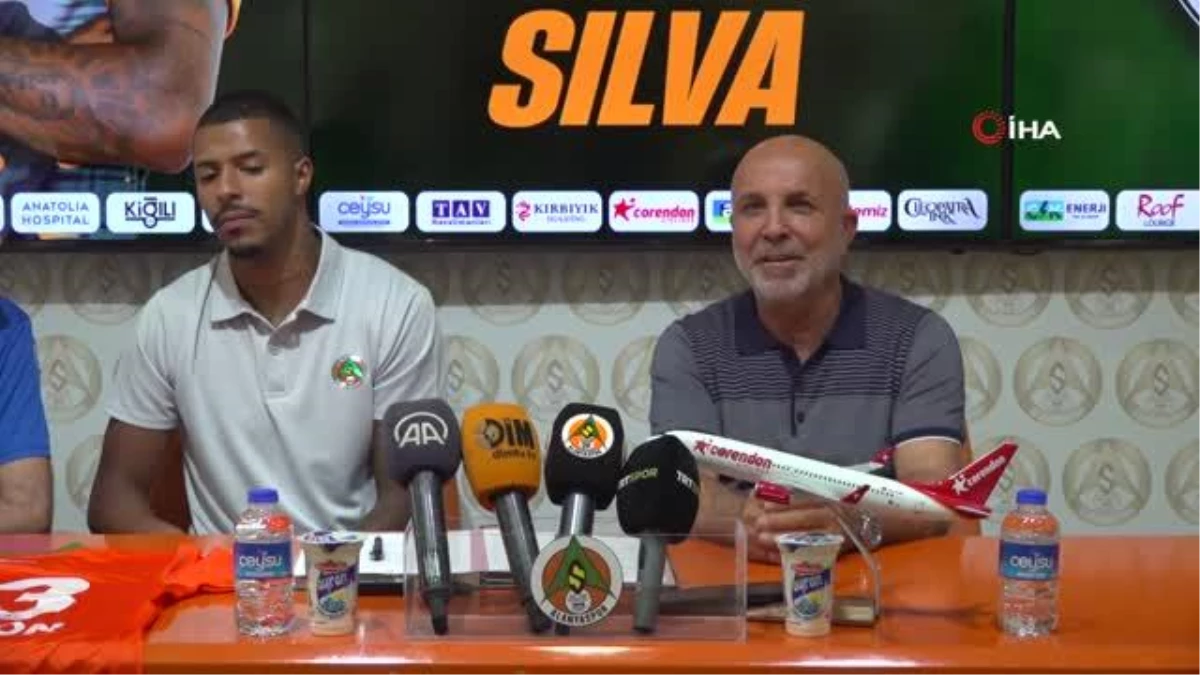 Alanyaspor, Anderson Oliveira Silva ile 4 yıllık sözleşme imzaladı