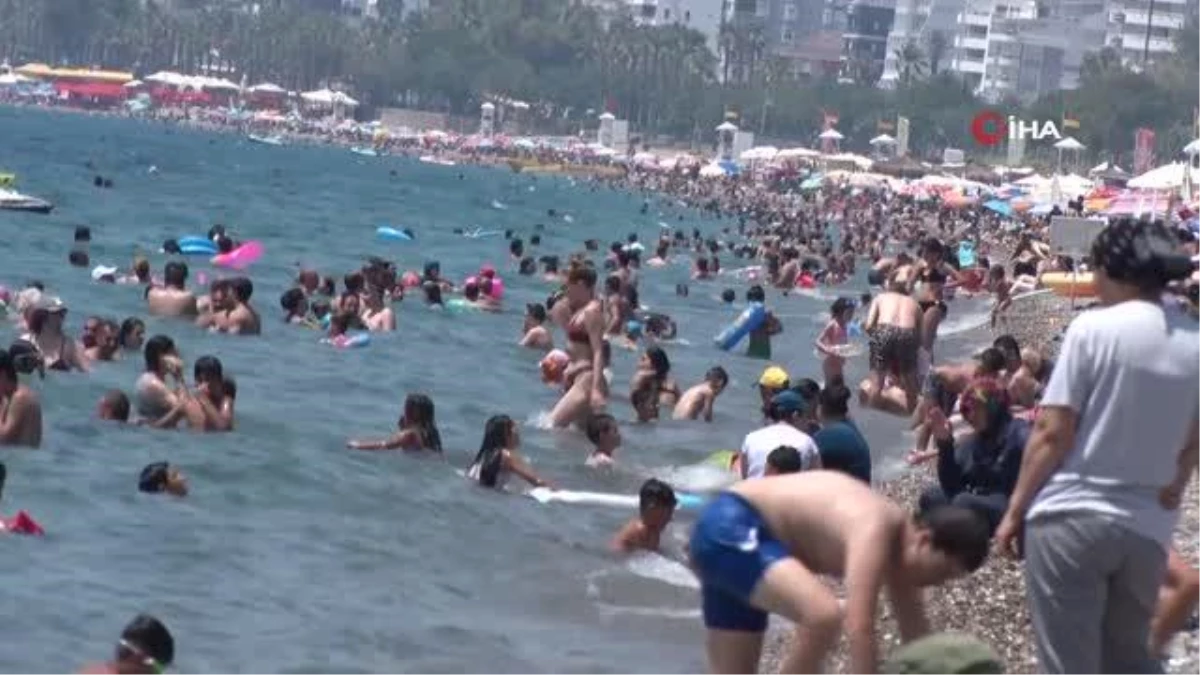 Antalya\'ya bayramda tatilci yağdı, rakam beklenenin iki katı oldu