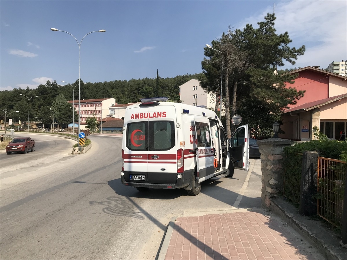 Bilecik\'te Motosiklet Kazası: Sürücü Yaralandı