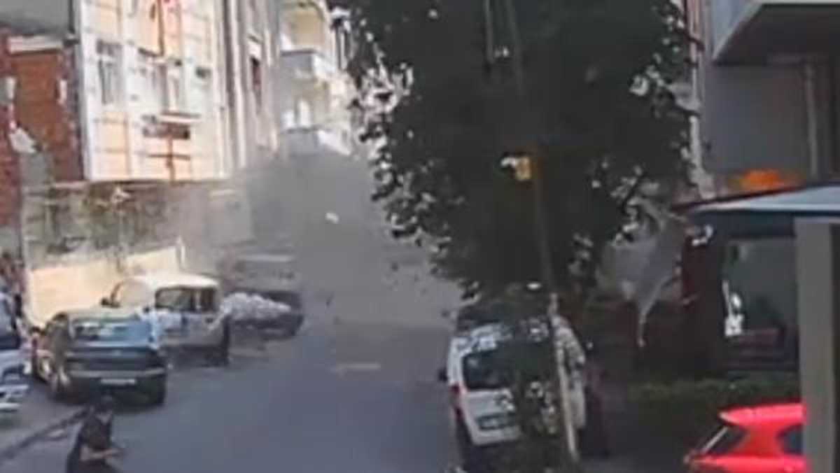 Çekmeköy\'de Doğal Gaz Patlaması: 1 Yaralı