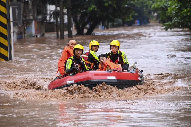 Çin'in Chongqing Kentinde Şiddetli Yağışlar Nedeniyle Sel Uyarısı Verildi Çin'in Chongqing Kentinde Şiddetli Yağışlar Nedeniyle Sel Uyarısı Verildi