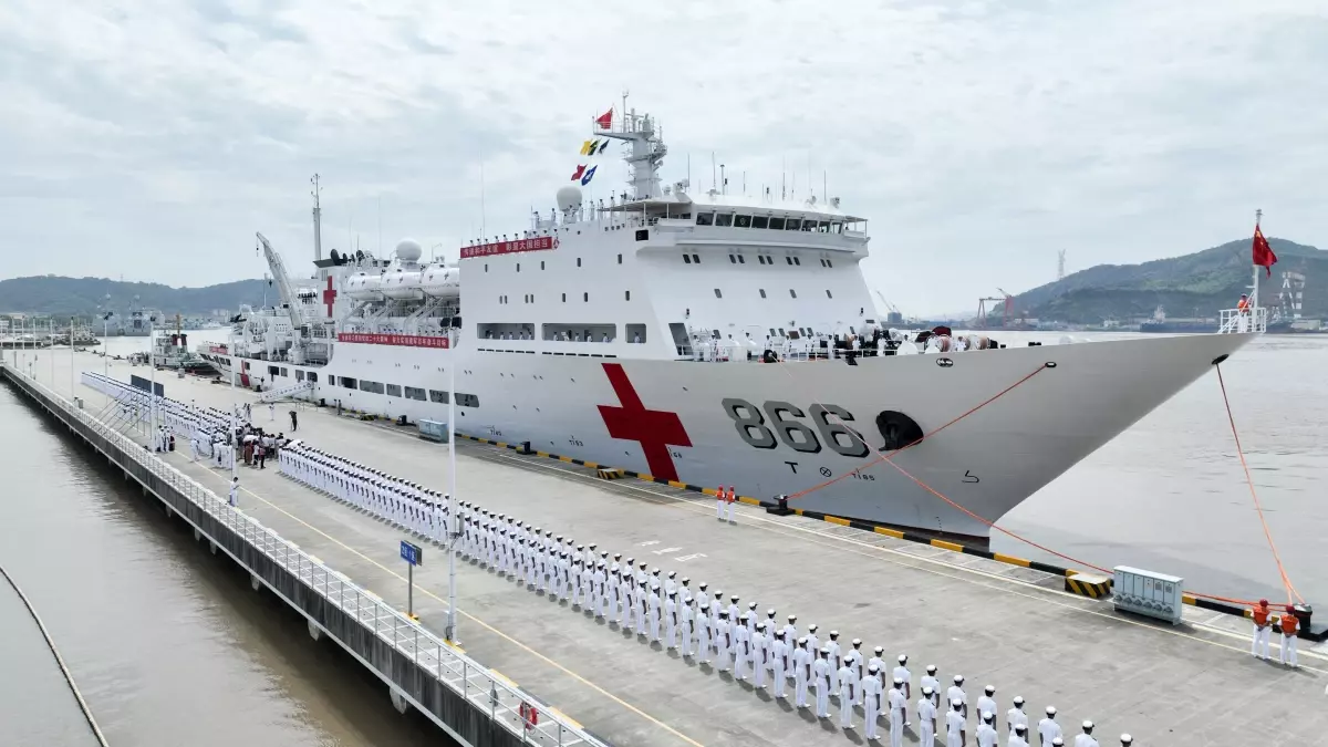 Çin Donanması Hastane Gemisi Kiribati ve Solomon Adaları\'na İnsani Yardım İçin Yola Çıktı