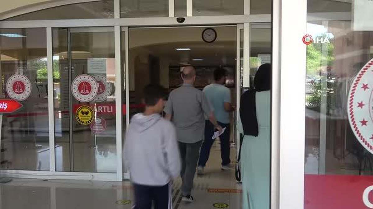 Evlere dadanan kadın hırsızlar adliyeye sevk edildi
