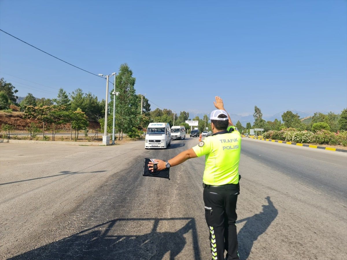 Fethiye\'de safari araçlarına trafik denetimi: 5 araç sahibine ceza