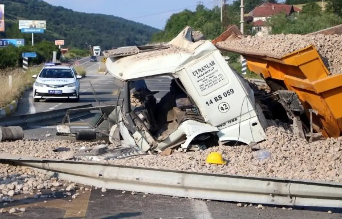 Bolu'da freni patlayan kamyon D-100 karayoluna çıktı