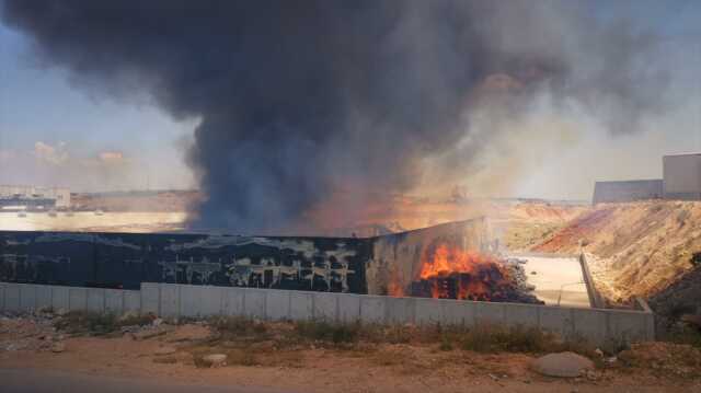 Gaziantep'te fabrikada çıkan yangına müdahale ediliyor Gaziantep'te fabrikada çıkan yangına müdahale ediliyor