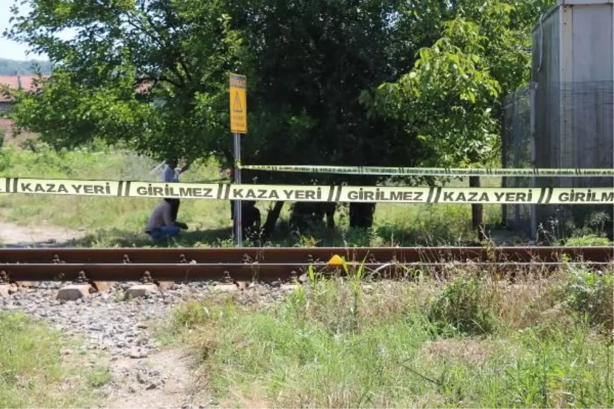 Çaycuma\'da Tren Kazası: İlaç Yazdırmak İçin Hastaneye Giden Kadın Hayatını Kaybetti